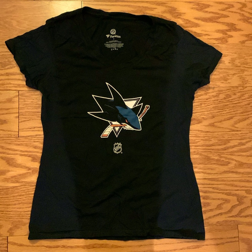 Official San Jose Sharks Jones t short women’s size small